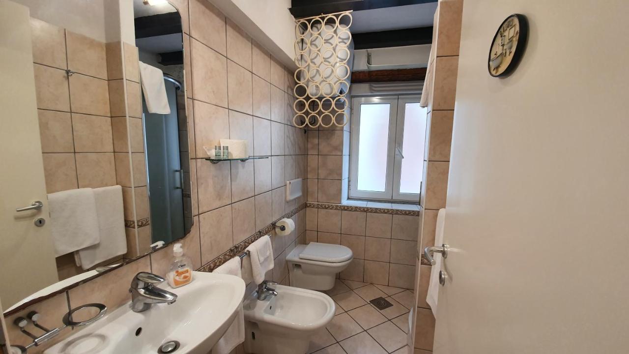 Apartments Villa Ernesta โรวีน ภายนอก รูปภาพ