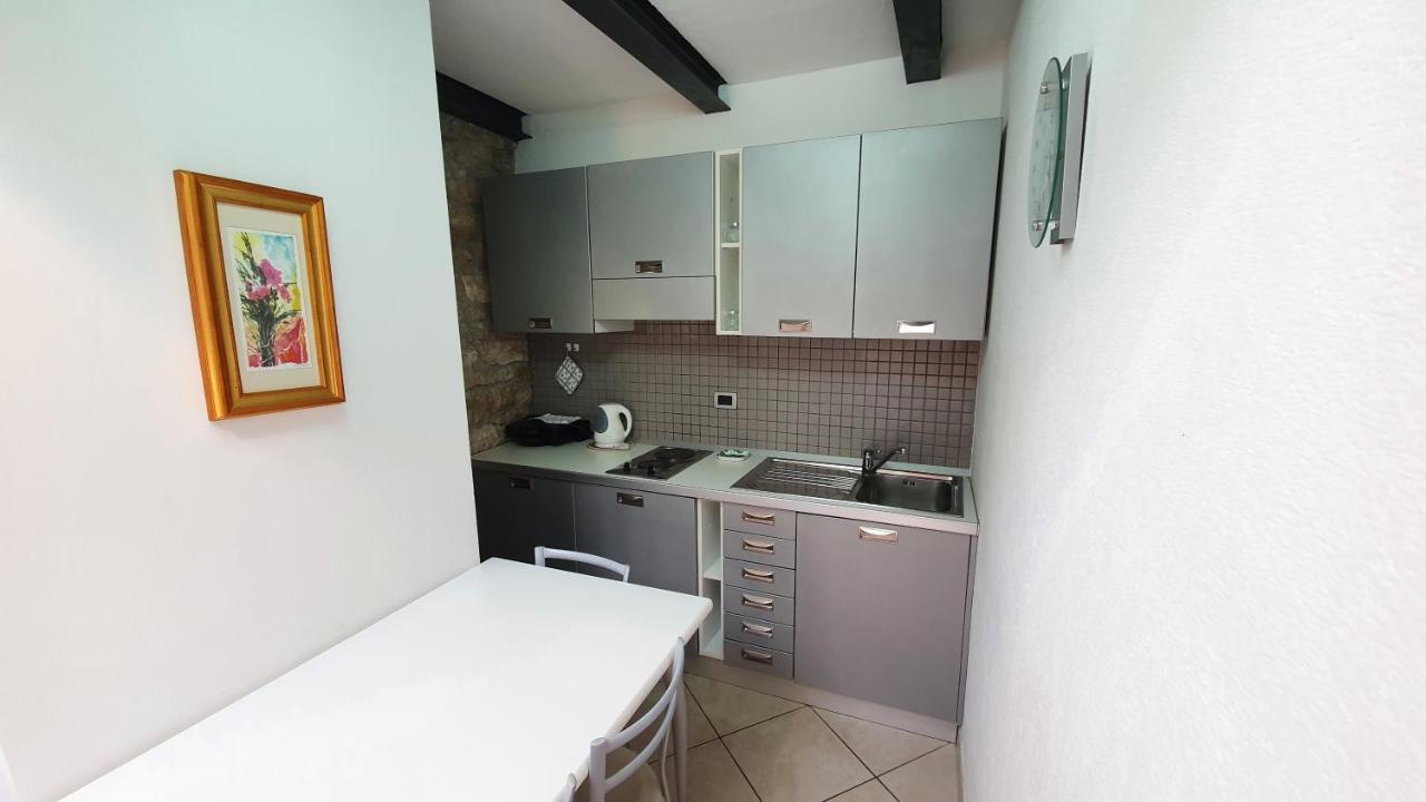 Apartments Villa Ernesta โรวีน ภายนอก รูปภาพ