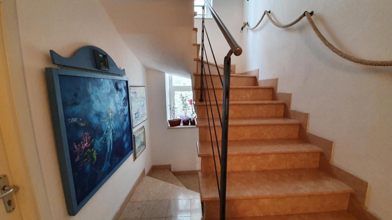 Apartments Villa Ernesta โรวีน ภายนอก รูปภาพ